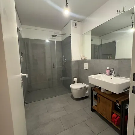 Central 2- Bedroom Apt Frankfurt am Main
